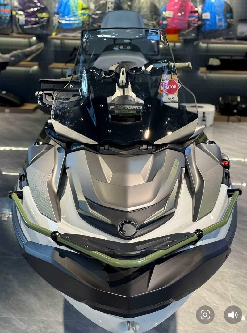 Jet ski de pêche 25 BRP Pinnac - Fishing Equipment Jet avis et prix
